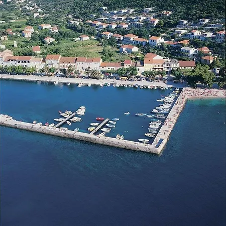 In With Terrace, Air Conditioning, Wifi, Washing Machine 4199-5 Apartman *