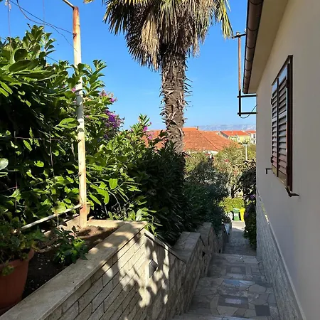 Apartman In With Terrace, Air Conditioning, Wifi, Washing Machine 4199-5 Trpanj