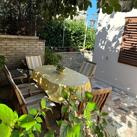 Apartman In With Terrace, Air Conditioning, Wifi, Washing Machine 4199-5