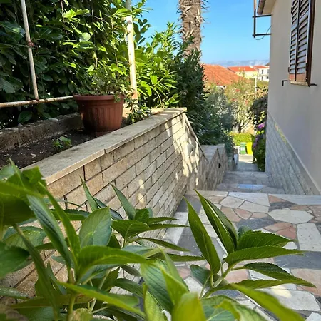 Apartman In With Terrace, Air Conditioning, Wifi, Washing Machine 4199-5