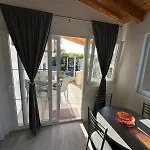 In With Terrace, Air Conditioning, Wifi, Washing Machine 4199-5 Lejlighed Trpanj
