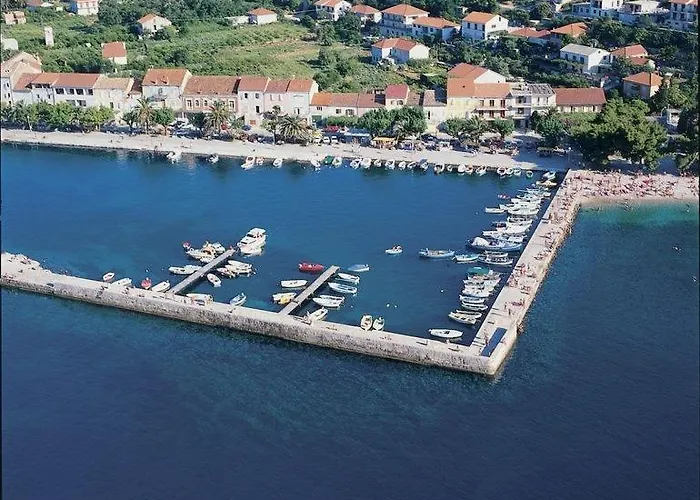 In With Terrace, Air Conditioning, Wifi, Washing Machine 4199-5 Apartmán *