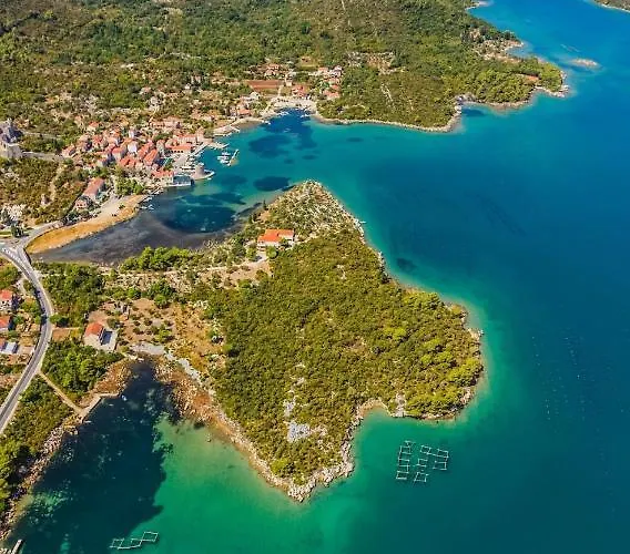 In With Terrace, Air Conditioning, Wifi, Washing Machine 4199-5 Apartmán *